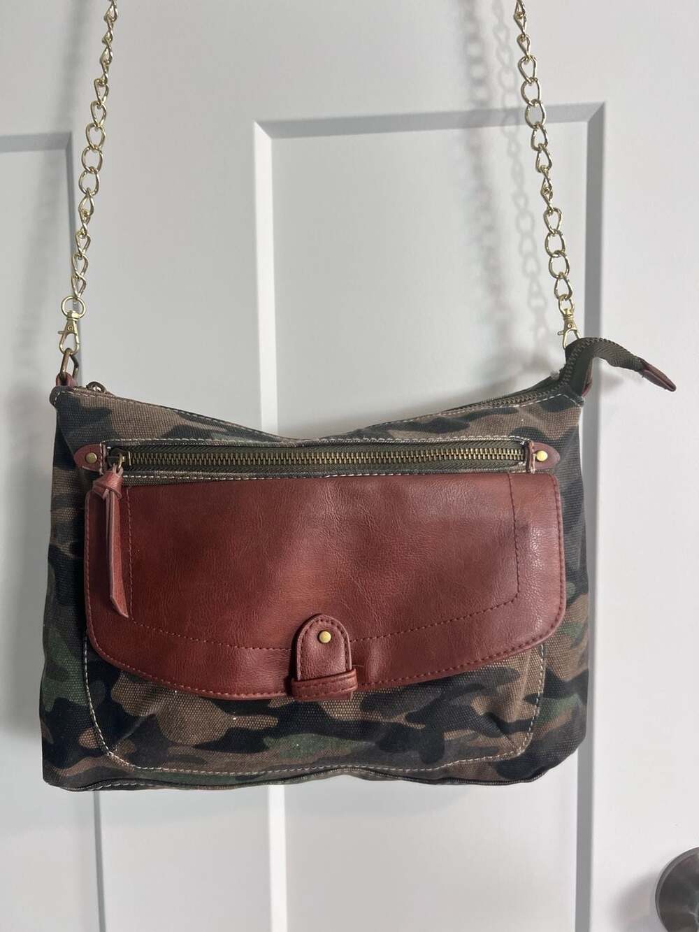 Camo Crossbody Purse w/ Chain Strap & Multiple Pockets
